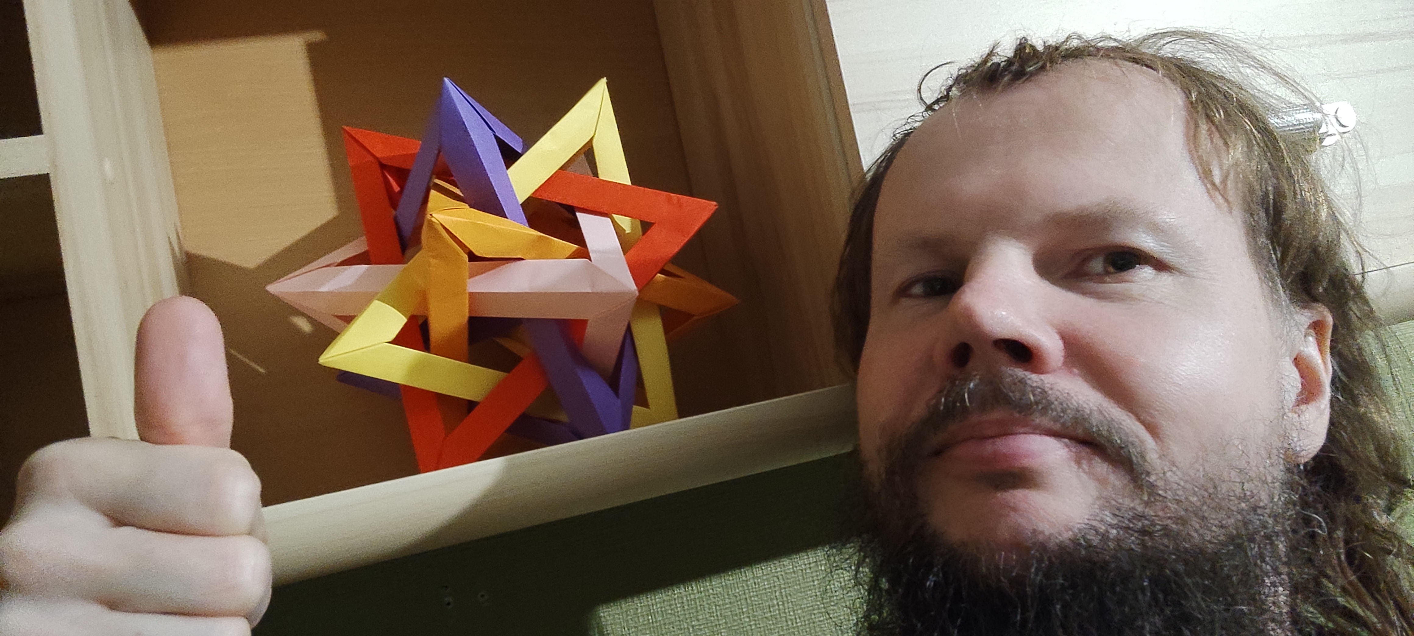 Lõikuvad tetraeedrid.